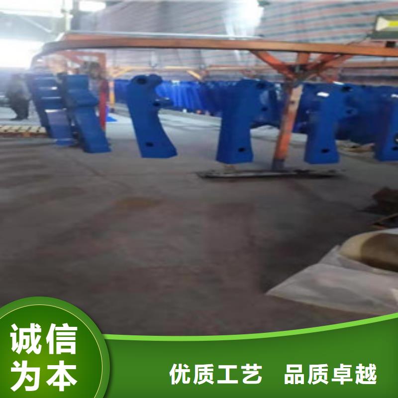 复合管护栏【热镀锌立柱】您身边的厂家