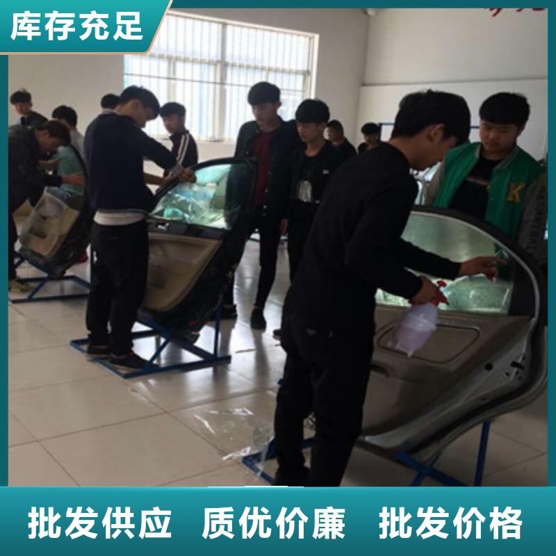  汽车钣金喷漆培训就业不担心
