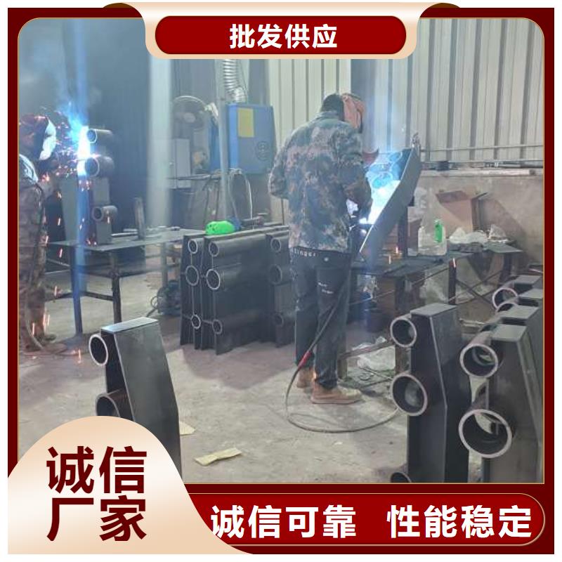  防撞护栏用心做产品