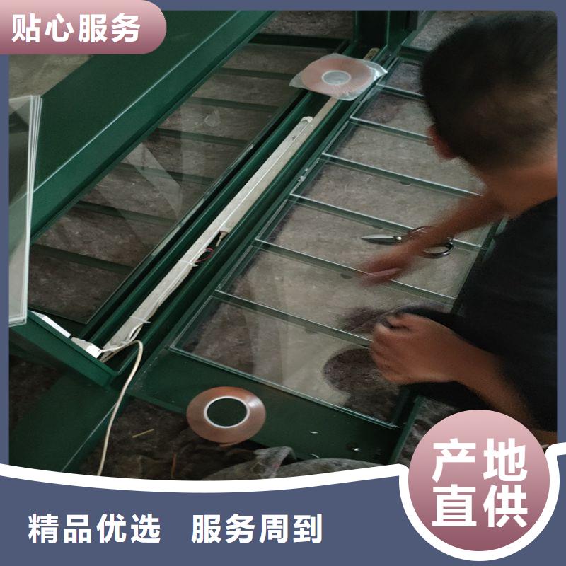 户外不锈钢候车亭来厂考察