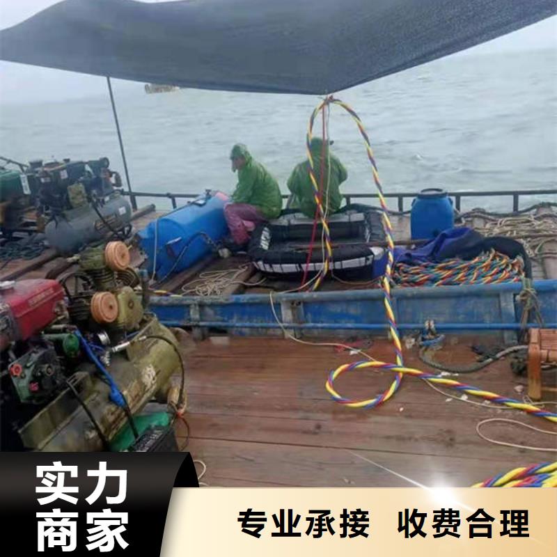 武隆水库打捞溺水者





救援队